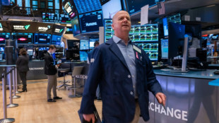 Wall Street ouvre en baisse après un record pour le Nasdaq