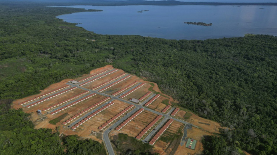 Primeros desplazados del cambio climático en Panamá emprenden el adiós de su isla