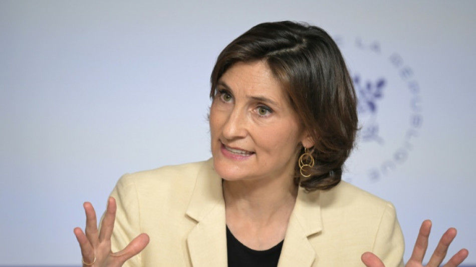 La ministra de Deportes francesa se baña en el Sena a dos semanas de los JJ OO
