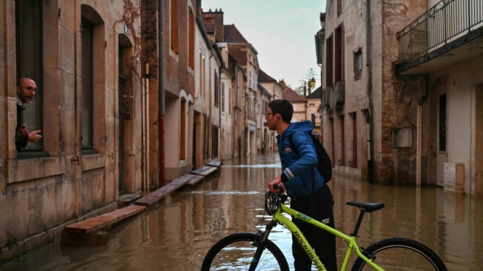 L'onde de crue se déplace, l'Yonne et la Saône-et-Loire restent en rouge