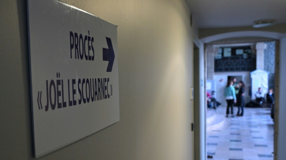 Procès Le Scouarnec: le frère du médecin pédocriminel accuse son ex-épouse d'avoir su et "rien fait"