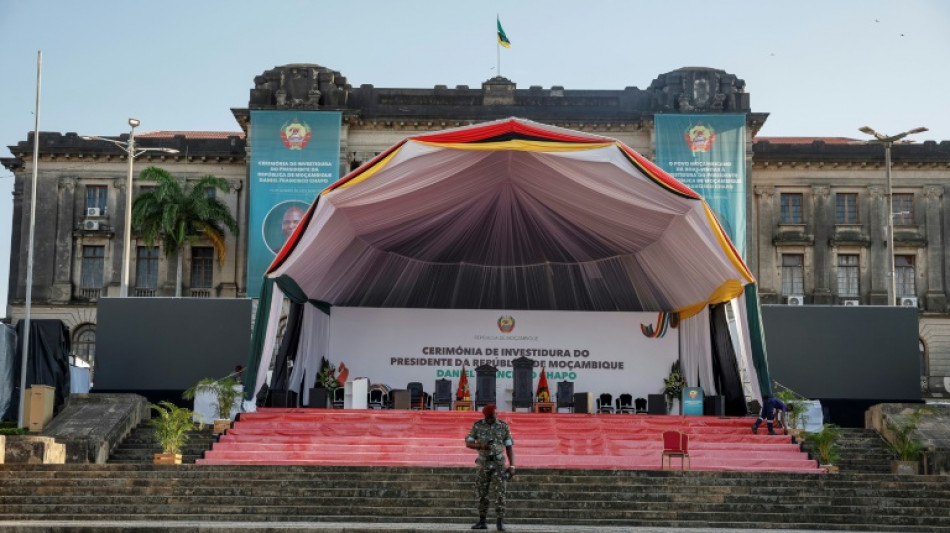 Bajo fuertes medidas de seguridad Daniel Chapo juramenta como presidente de Mozambique