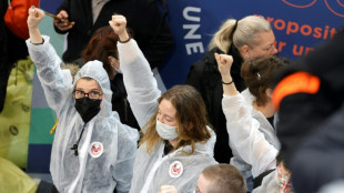 "Rendez-nous la terre": la FNSEA prise d'assaut au Salon de l'agriculture