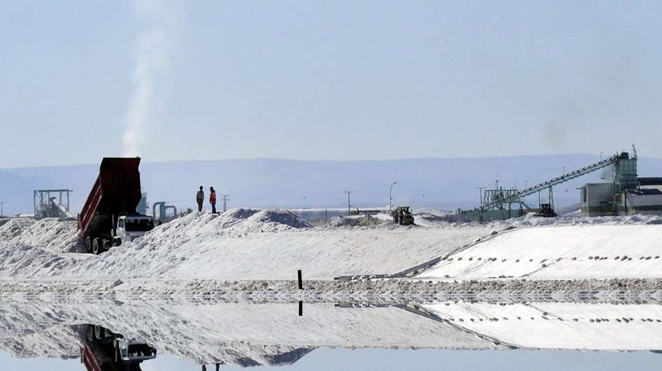 Litio, il Cile seleziona sei imprese per l'estrazione ad Atacama