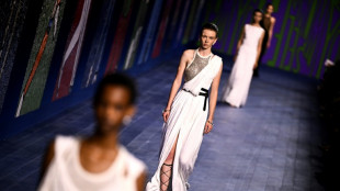 Dior invoca deusas do Olimpo em Paris