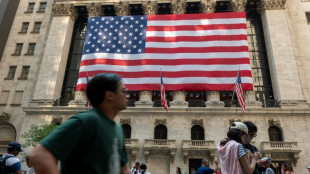 Wall Street termine en forte hausse, réjouie de la bonne tenue de la consommation