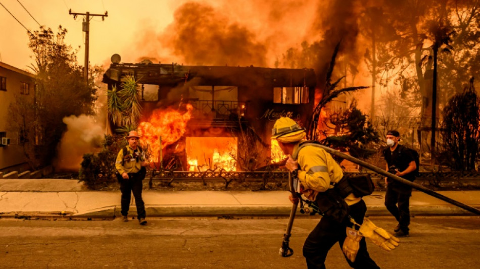 Flammeninferno in Los Angeles: Schon zehn Tote und 10.000 zerstörte Gebäude