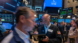 Wall Street clôture en hausse, records pour S&P 500 et Dow Jones