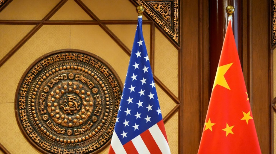 China alerta que novas tarifas americanas afetarão o diálogo bilateral