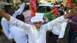 Pakistan police arrest 'hundreds' of opposition supporters ahead of major rally