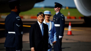 Imperador do Japão chega ao Reino Unido para visita de Estado