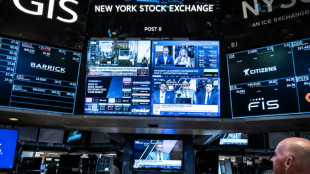 Wall Street ouvre en hausse, aidée par la Chine et la tech