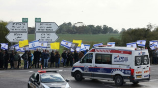 Israelenses vivem 'um dos dias mais difíceis' e se reúnem para receber corpos de reféns