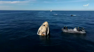 Astronautas varados nueve meses en estación espacial EEI llegan a la Tierra