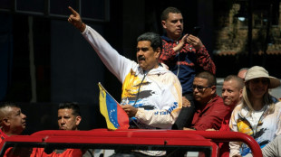 Maduro se torna candidato e oposição é bloqueada na Venezuela
