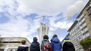 Il Papa migliora ancora, 'sospesa ventilazione non invasiva'