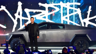 Elon Musk entrega seu Cybertruck, a picape que representa o futuro da Tesla