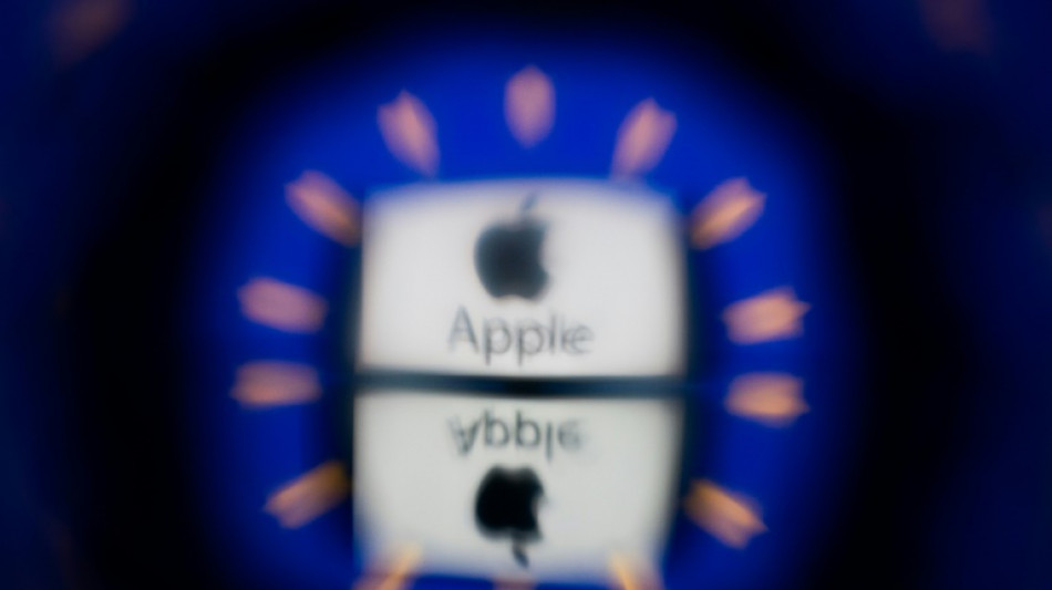 UE alerta Apple que App Store viola normas de concorrência