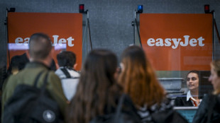 EasyJet annual profit rises 40% on package holidays