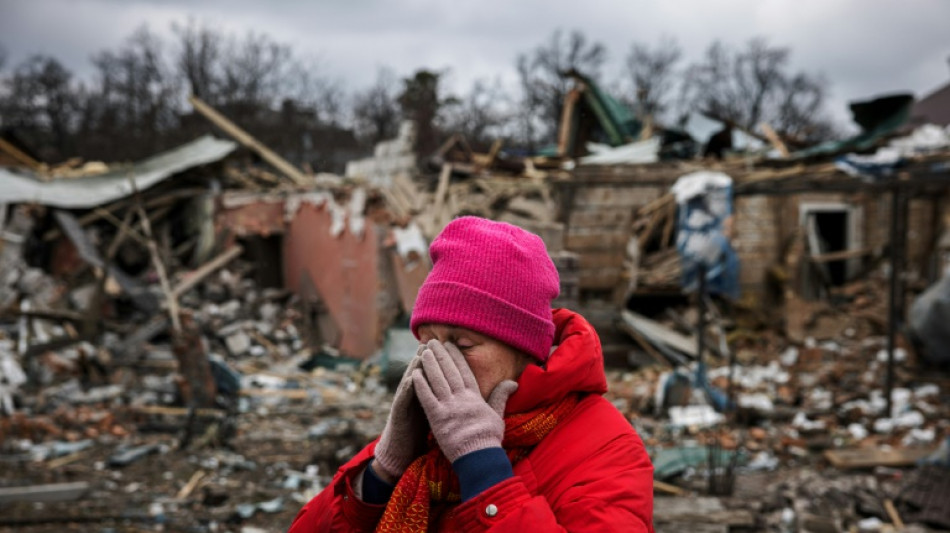 Shelling fails to shift last civilians from Kyiv's ghost suburb