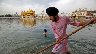 India, esplosione fuori dal tempio d'oro di Amritsar