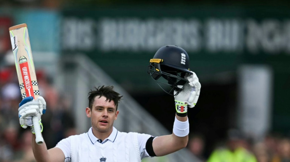 England leave Sri Lanka struggling after Smith hundred heroics