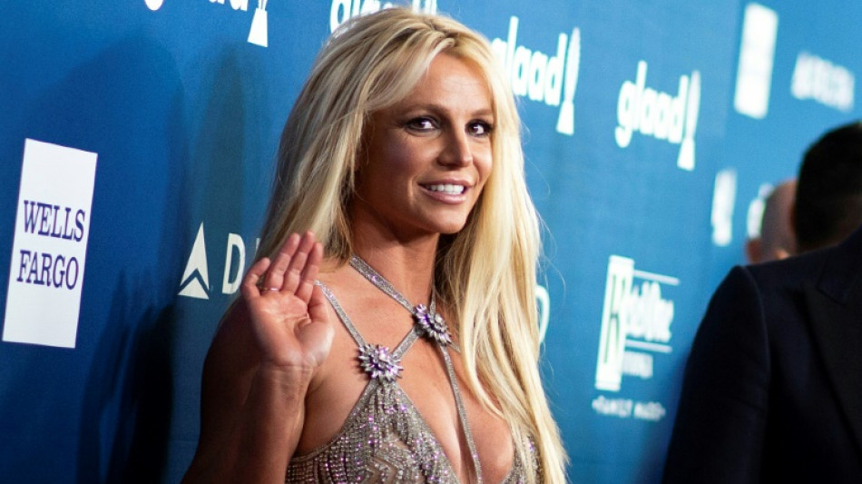 Britney Spears analisa vida turbulenta em sua nova autobiografia