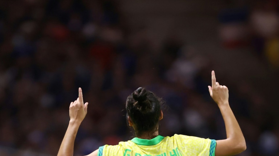 Brasil tenta ouro no futebol feminino em revanche contra EUA