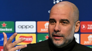 Guardiola rende homenagem a técnico Terry Venables, falecido no domingo