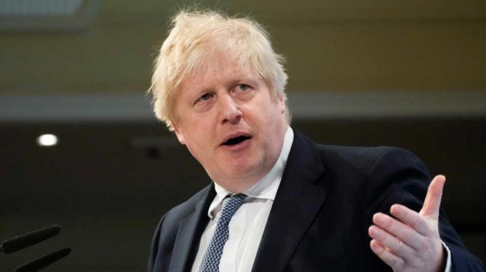 Fin de l'isolement, quatrième dose: Boris Johnson veut tourner la page du Covid-19