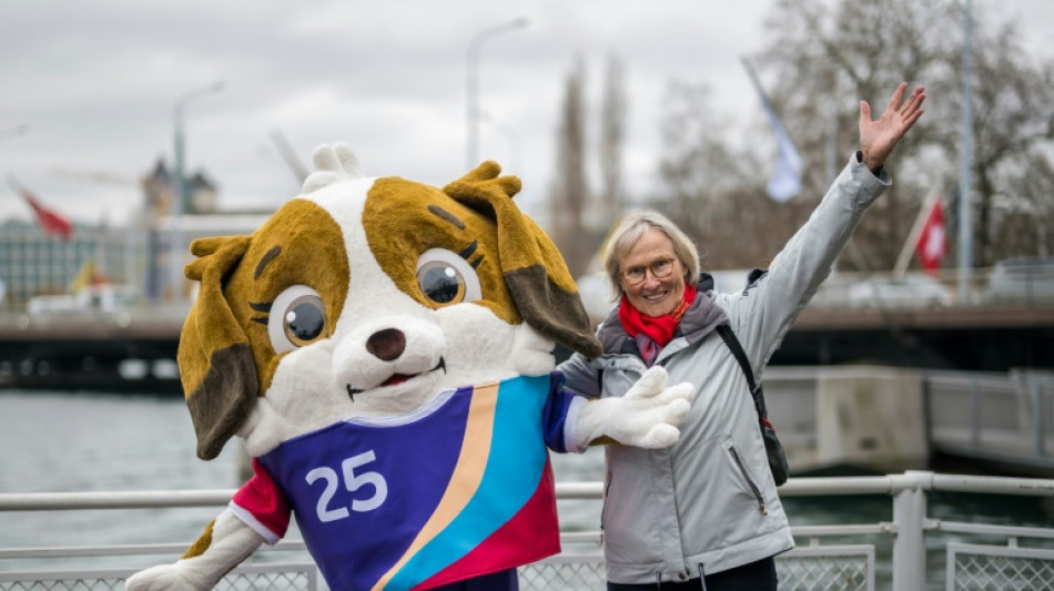 Suíça homenageia pioneira do futebol com mascote da Eurocopa feminina