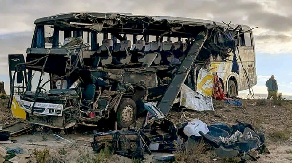 Bolivie: au moins 37 morts dans une collision entre deux cars