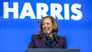 Harris avanti a Trump, +1%. Stati in bilico, testa a testa