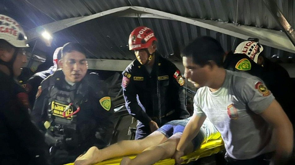 Al menos tres muertos y más de 70 heridos tras caer techo de centro comercial en Perú