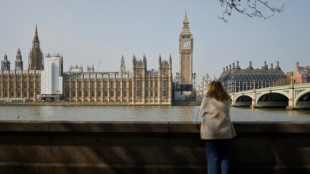 UK economic growth slows in first quarter