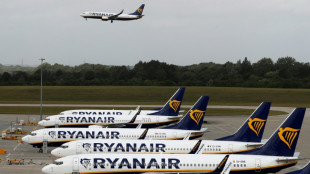 Ryanair reduce sus pérdidas anuales a 355 millones de euros