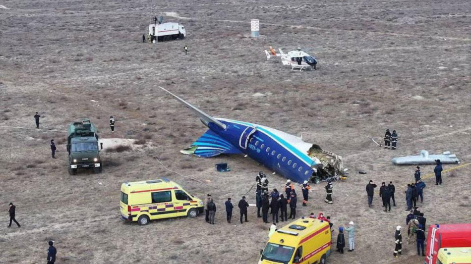 Procura azera, 32 i sopravvissuti al disastro aereo