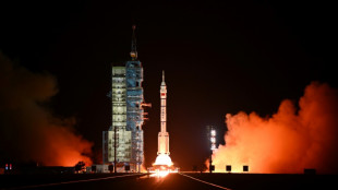 Misión con tres tripulantes chinos despega hacia la estación espacial Tiangong