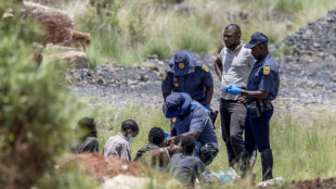 Sube a 60 el balance de muertos en una mina abandonada de Sudáfrica, informa la policía