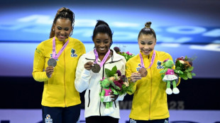 Simone Biles é ouro no solo do Mundial de Ginástica; Brasil completa pódio