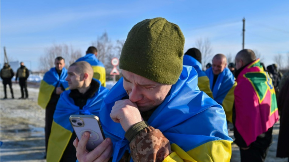 Rússia e Ucrânia anunciam troca de centenas de prisioneiros de guerra