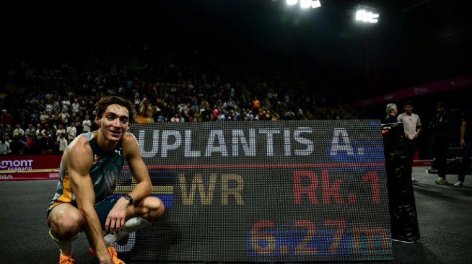 Duplantis alcança 6,27m e volta a bater recorde mundial no salto com vara