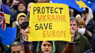 Ukraine: nouvelles manifestations pour la paix dans plusieurs villes d'Europe