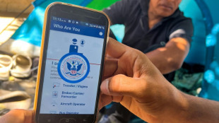 Para fornecer asilo, app americano funciona como um 'bingo' para os migrantes na fronteira