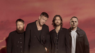 Imagine Dragons ed Ernia nel duetto 'Take Me To The Beach'