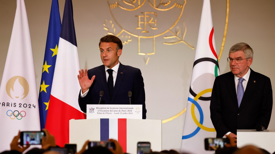 Macron al Cio per promuovere Olimpiadi invernali Francia 2030