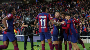 Barça vence Porto (2-1) e avança às oitavas da Champions