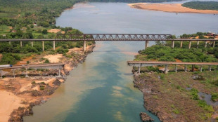 Toneladas de ácido complican la búsqueda de desaparecidos tras el derrumbe de un puente en Brasil