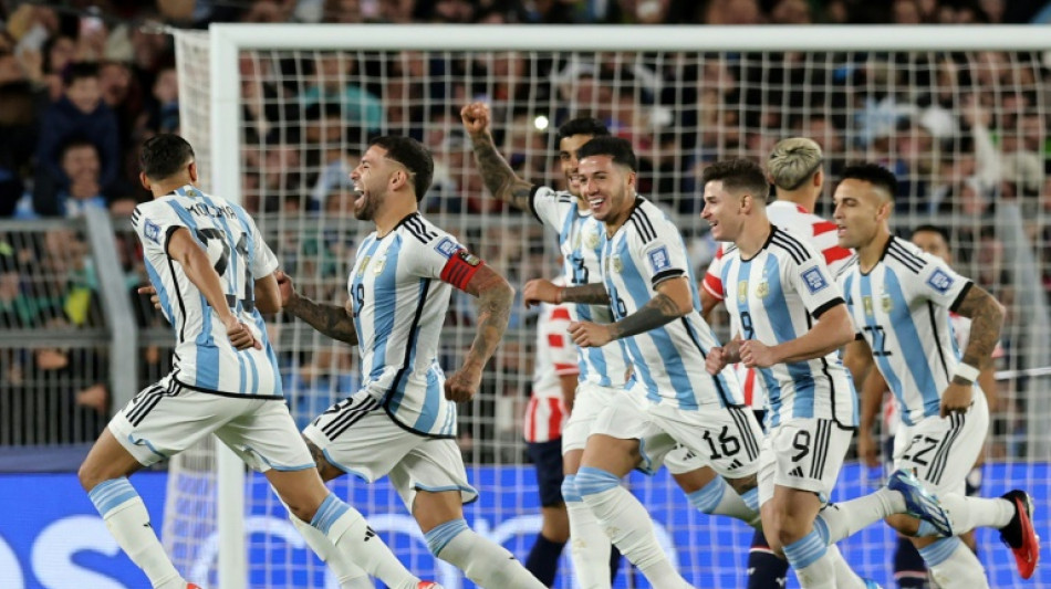 Argentina vence Paraguai e se mantém 100% nas Eliminatórias