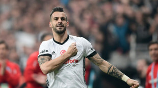 El antiguo internacional español Álvaro Negredo anuncia su retirada